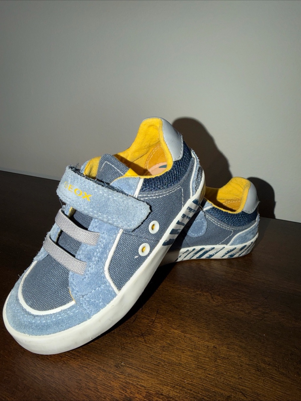 Geox Respira Little Boys Denim Antibacterial Breathable Sneakers Size 8 EUC